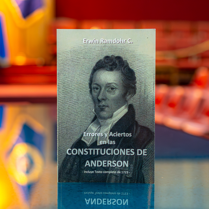 Errores y Aciertos en las Constituciones de Anderson Incluye texto