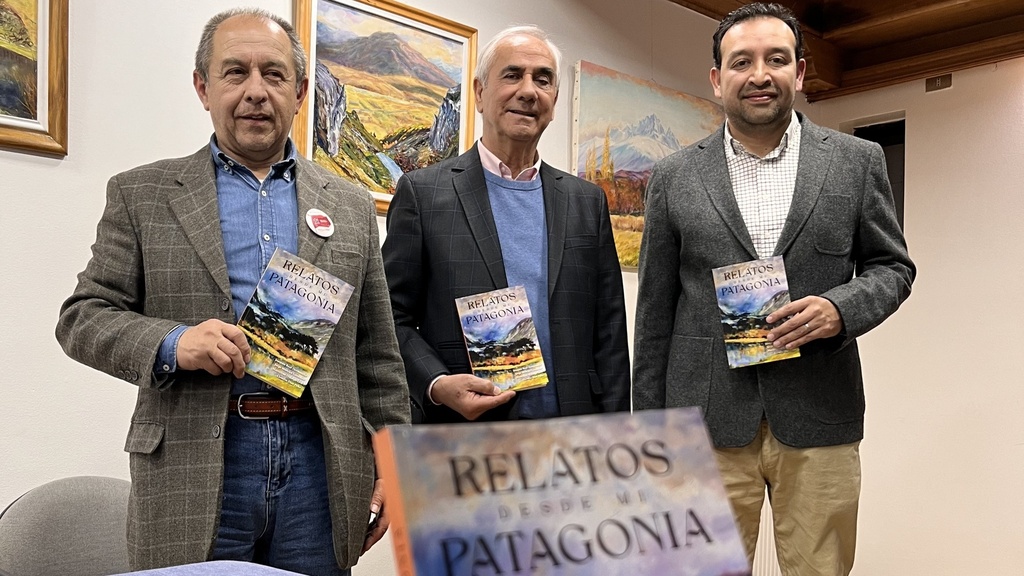 Presentan libro Relatos "Desde mi Patagonia" en Coyhaique