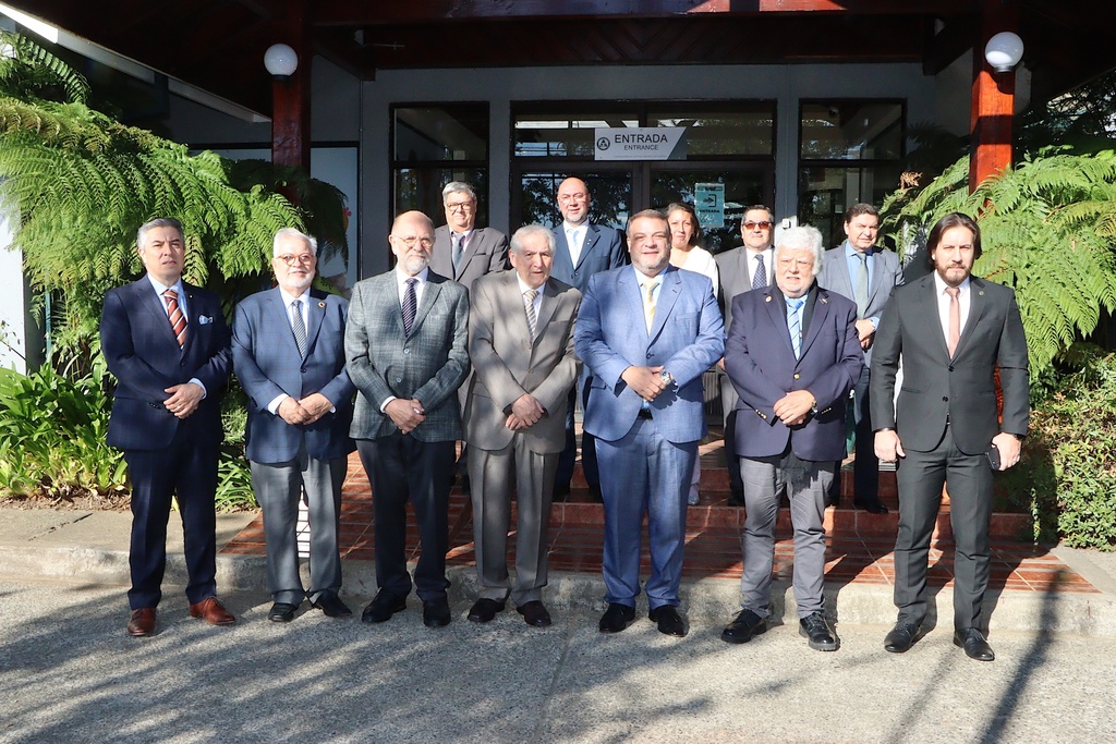 En el marco de COMASUD: Osorno College recibe a Grandes Maestros