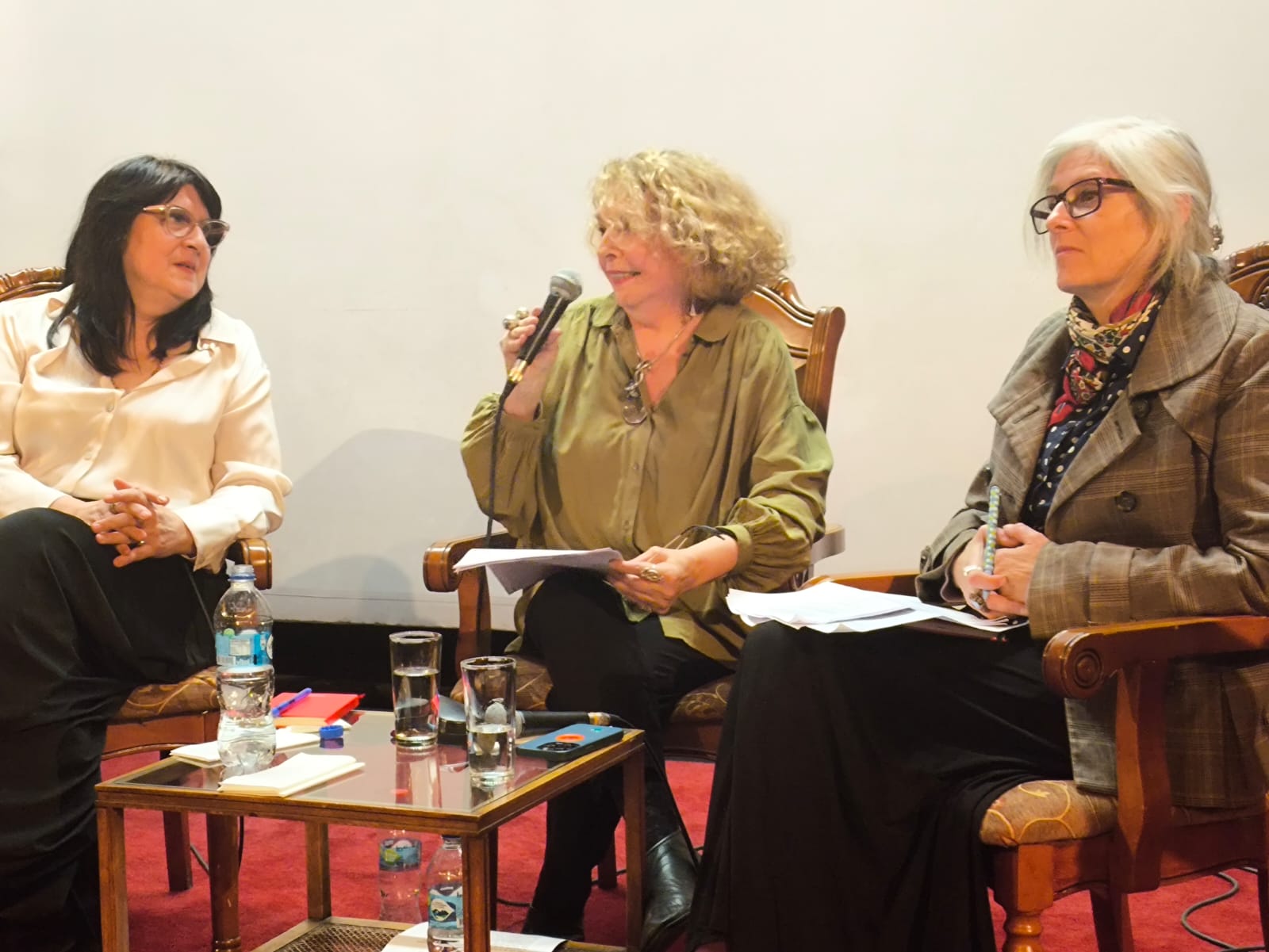 Conversatorio sobre “Fronteras y fraternidades: relaciones de género e igualdad”