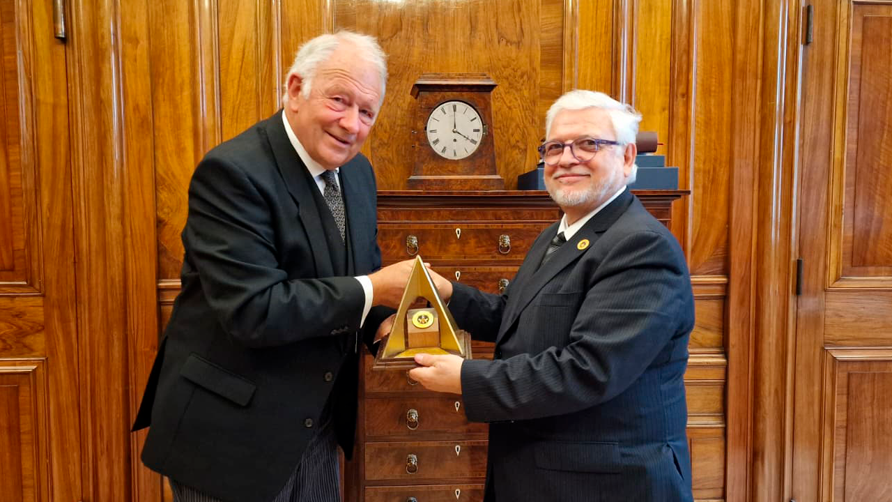 Gran Logia de Chile realiza visita a la Gran Logia Unida de Inglaterra