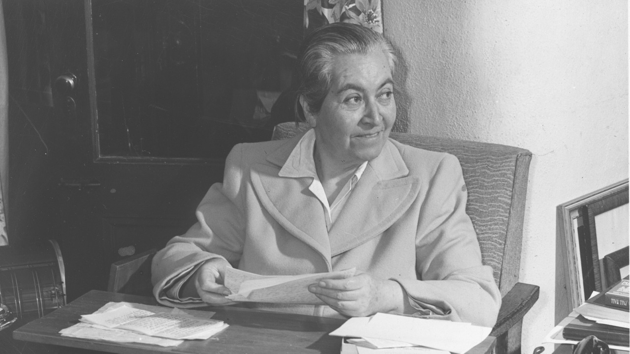 “Gabriela Mistral entre masones”