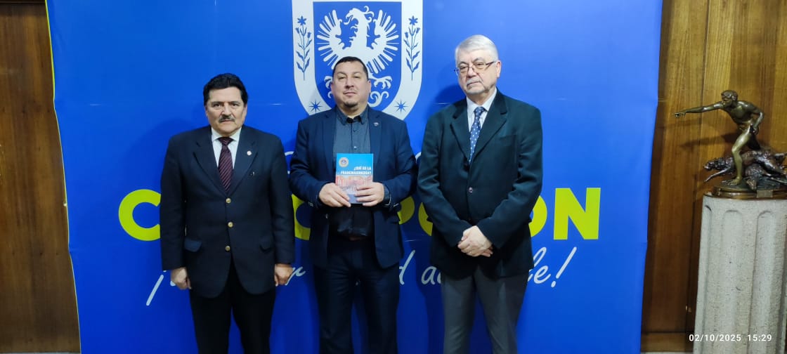 Miembro del Consejo Gran Logia realiza saludo protocolar a Alcalde de Concepción