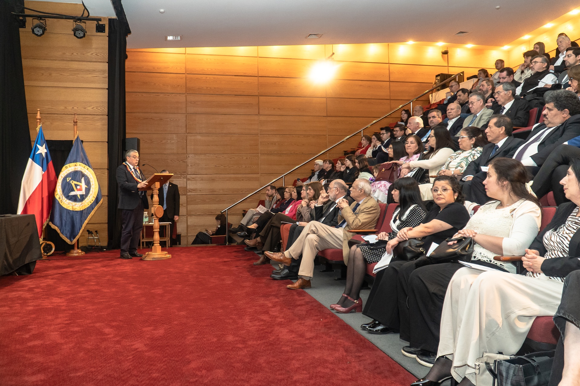 Gran Logia de Chile distingue a docentes de Santiago por su destacada labor educativa