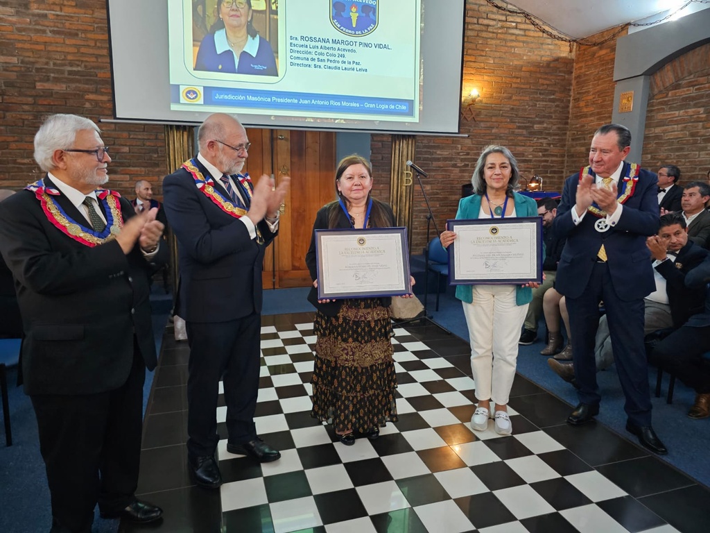 Emotivo Homenaje a Profesores en la Jurisdicción Pte. Juan Antonio Ríos Morales