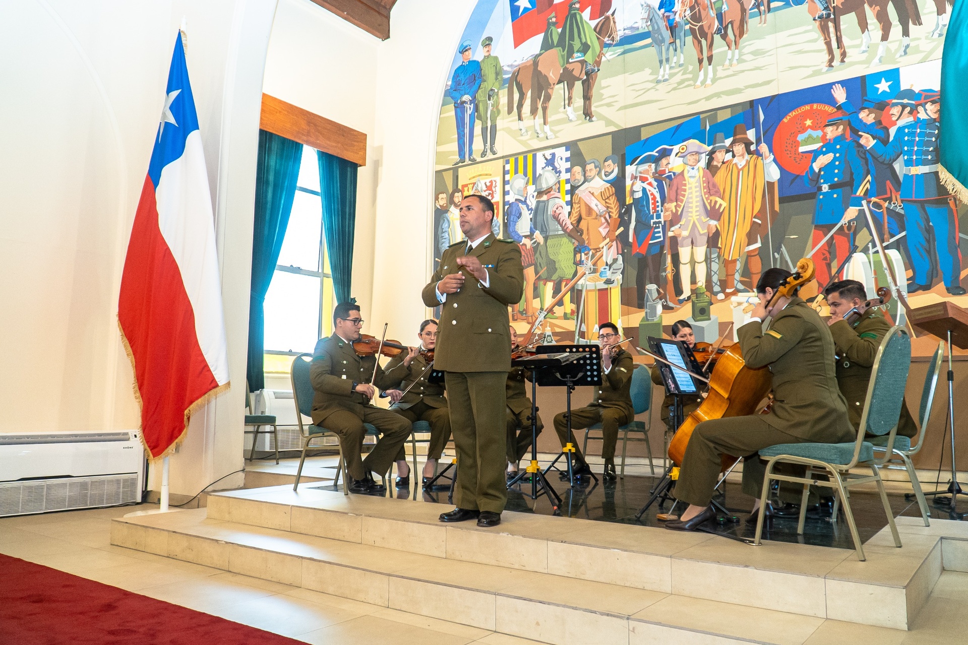 Gran Logia de Chile condecora a mejor alumno de la Academia de Ciencias Policiales