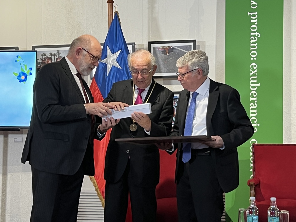 Gran Logia de Chile homenajea a Milton Juica en ceremonia por los 77 años de la Declaración Universal de los Derechos Humanos