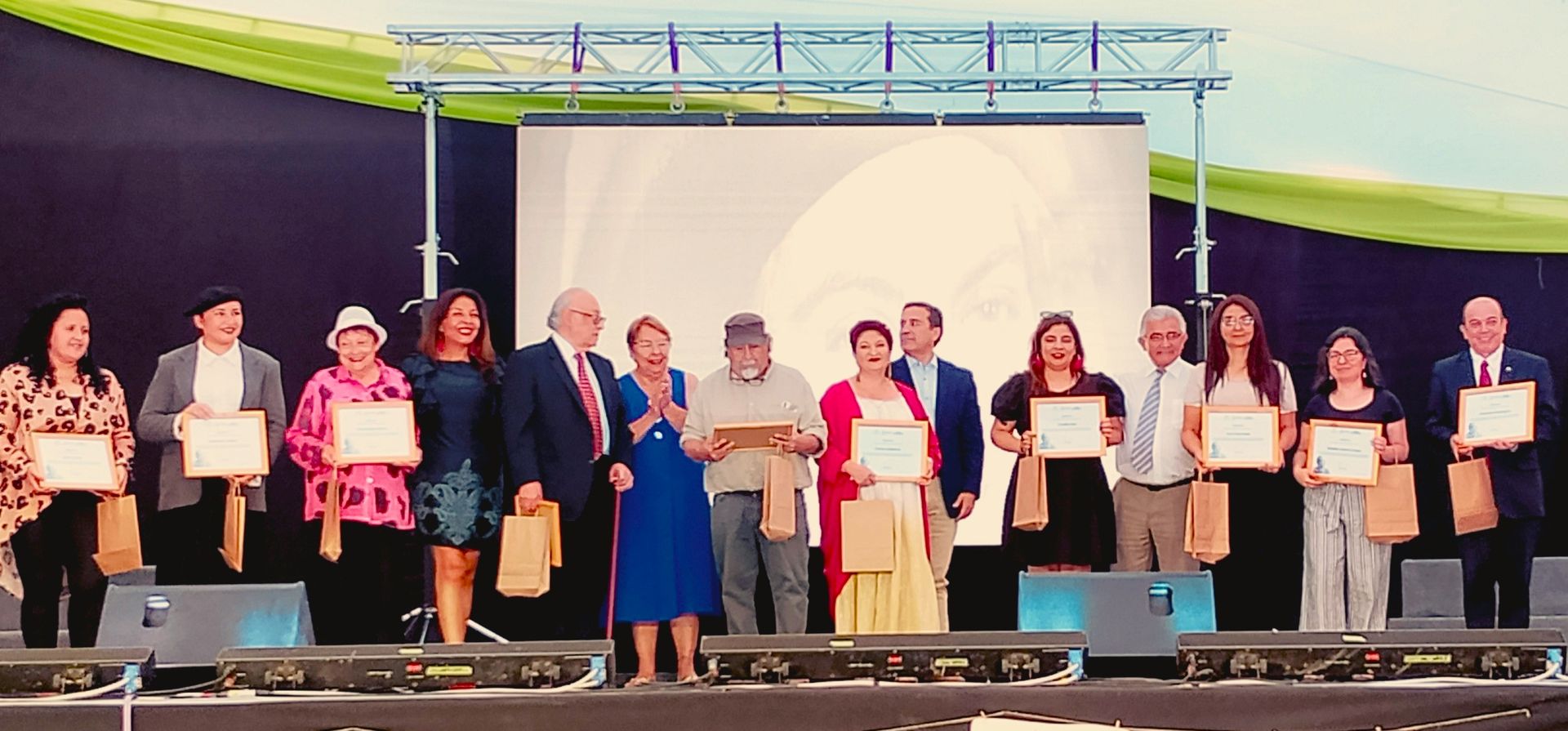 Masonería participa en conmemoración de los 80 años del Nobel de Gabriela Mistral en Los Andes