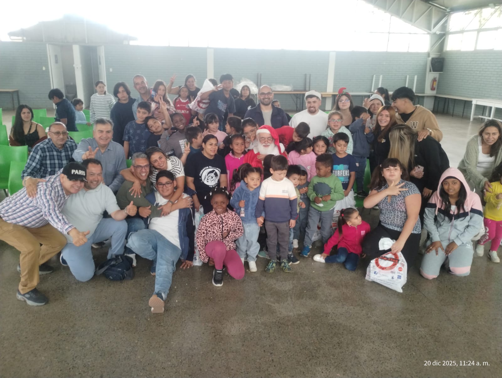 Logia Orestes Frödden Lorenzen realizó actividad navideña en Hogar Koinomadelfia de Talagante