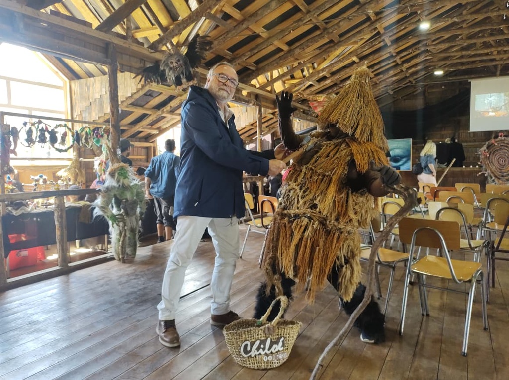 Manuel Romo Sánchez expone en encuentro “Chiloé Oculto”