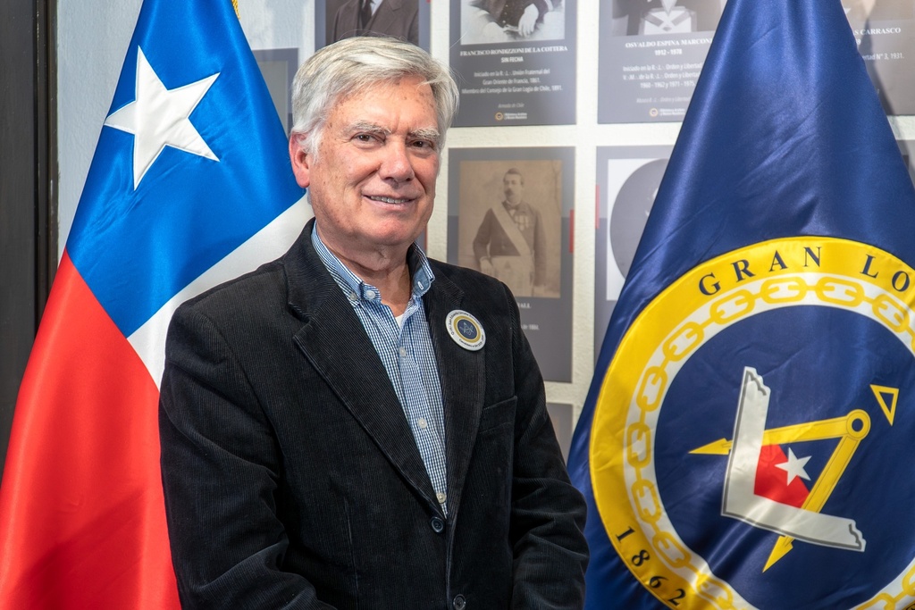 Juan Eduardo Urrutia es el nuevo Gran Maestro de la Gran Logia de Chile