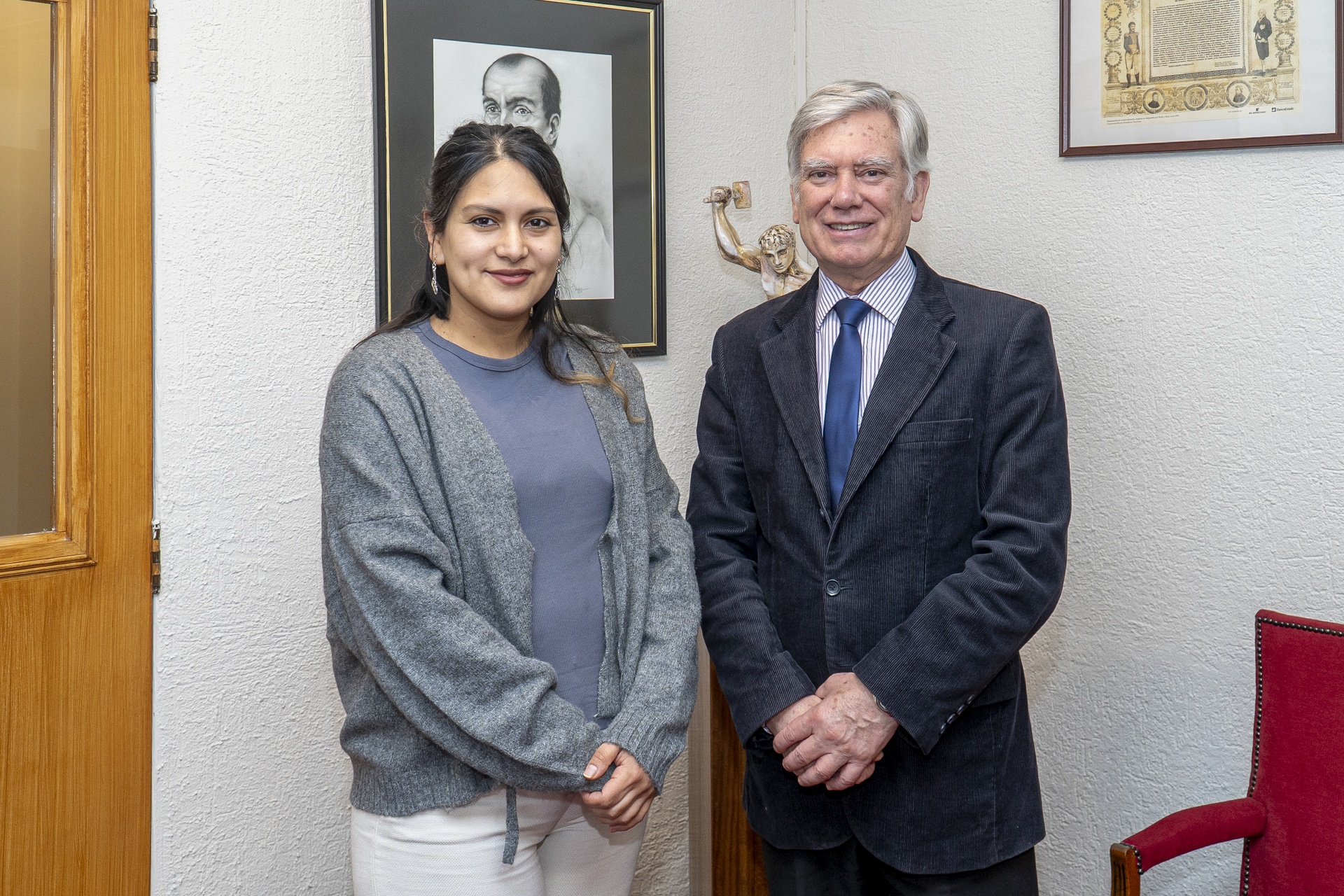 Gran Maestro se reúne con Presidenta de Alfa Phi Epsilon