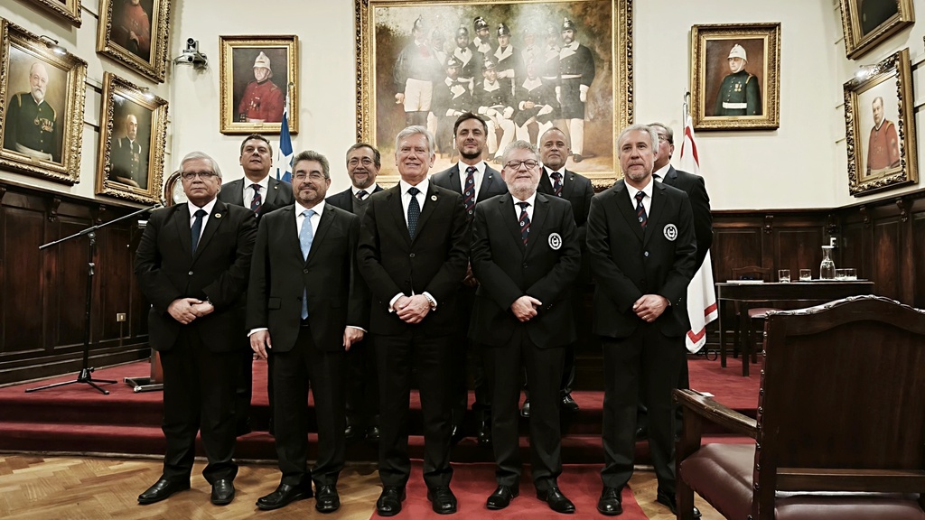 Bomberos de Santiago recibe al Gran Maestro de la Gran Logia de Chile