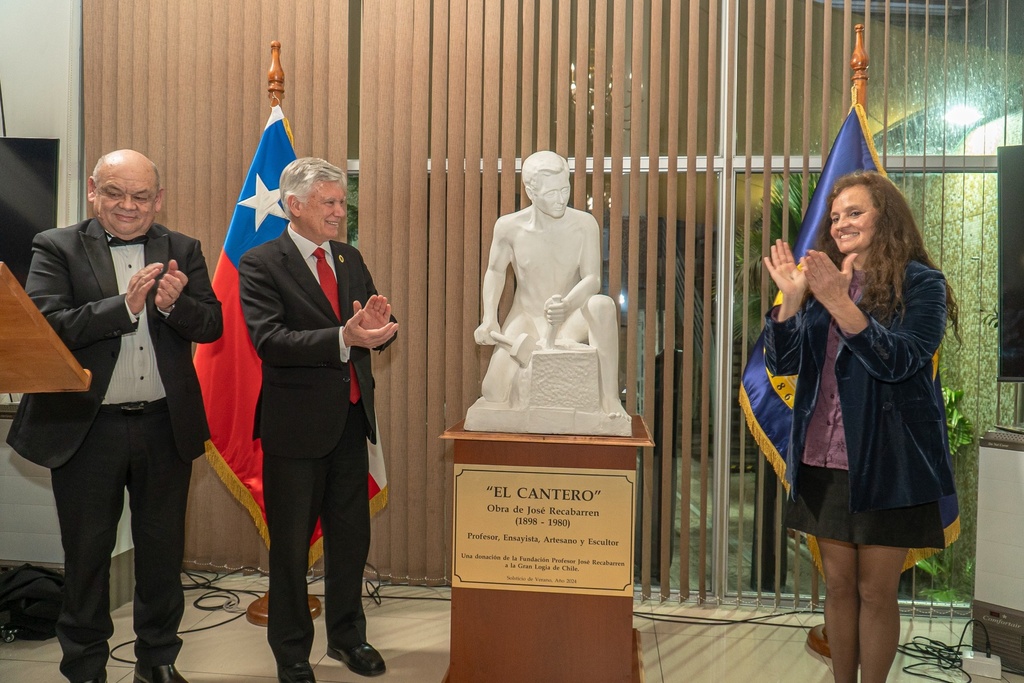 Gran Logia incorpora a su patrimonio cultural emblemática escultura “El Cantero” del artista y masón José Recabarren