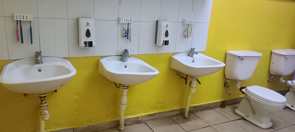 Realizan trabajos de mejoramiento en colegio de Placilla