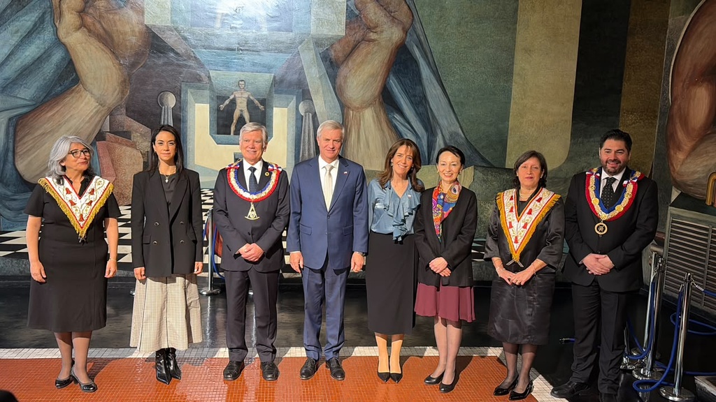 En ceremonia Fraternitas de la República, Presidente Kast rinde homenaje a Camilo Escalona: “Reconozco su valentía y el valor de la palabra empeñada”