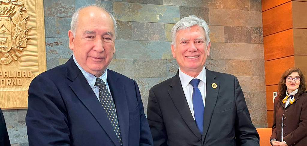 Gran Maestro de la Gran Logia de Chile y Alcalde de Osorno sostienen una reunión protocolar