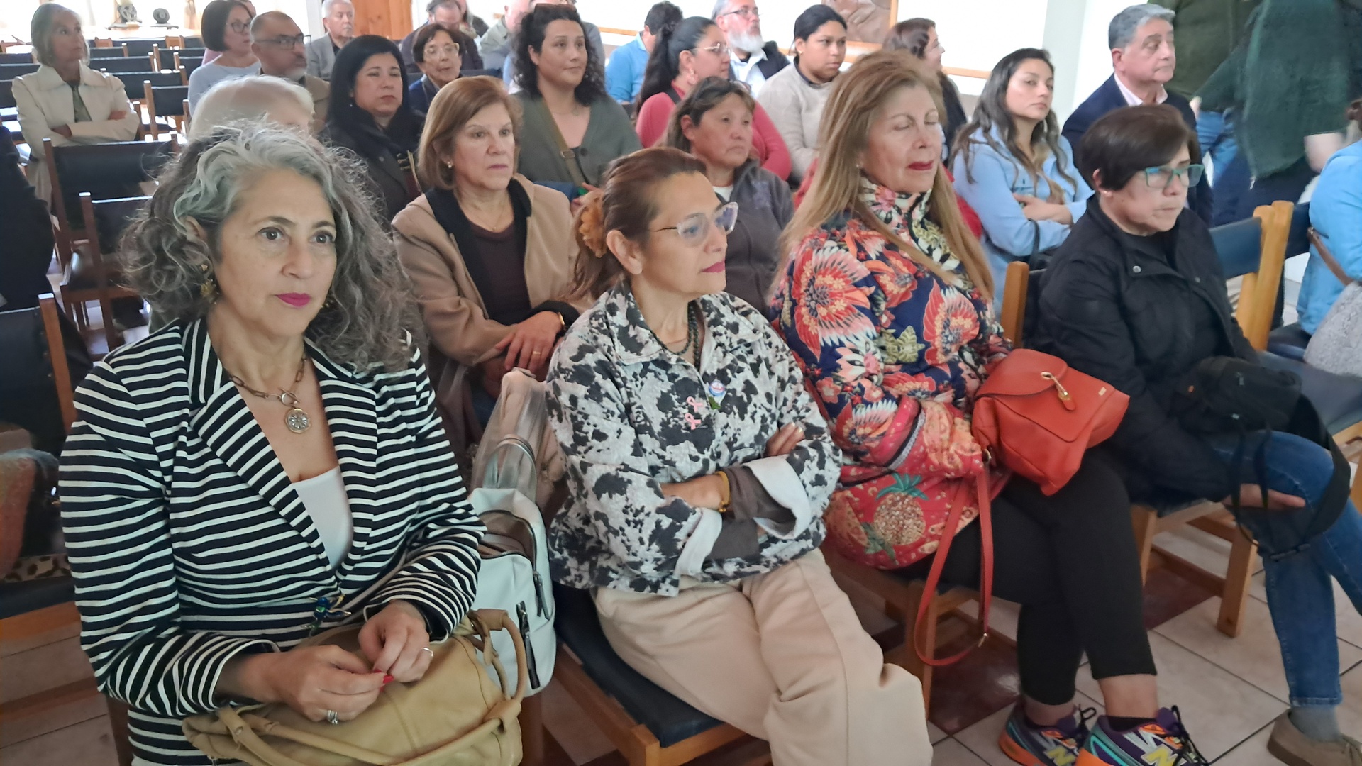 Corporación Luis Reuss realizó charla sobre salud mental y prevención del suicidio en San Antonio